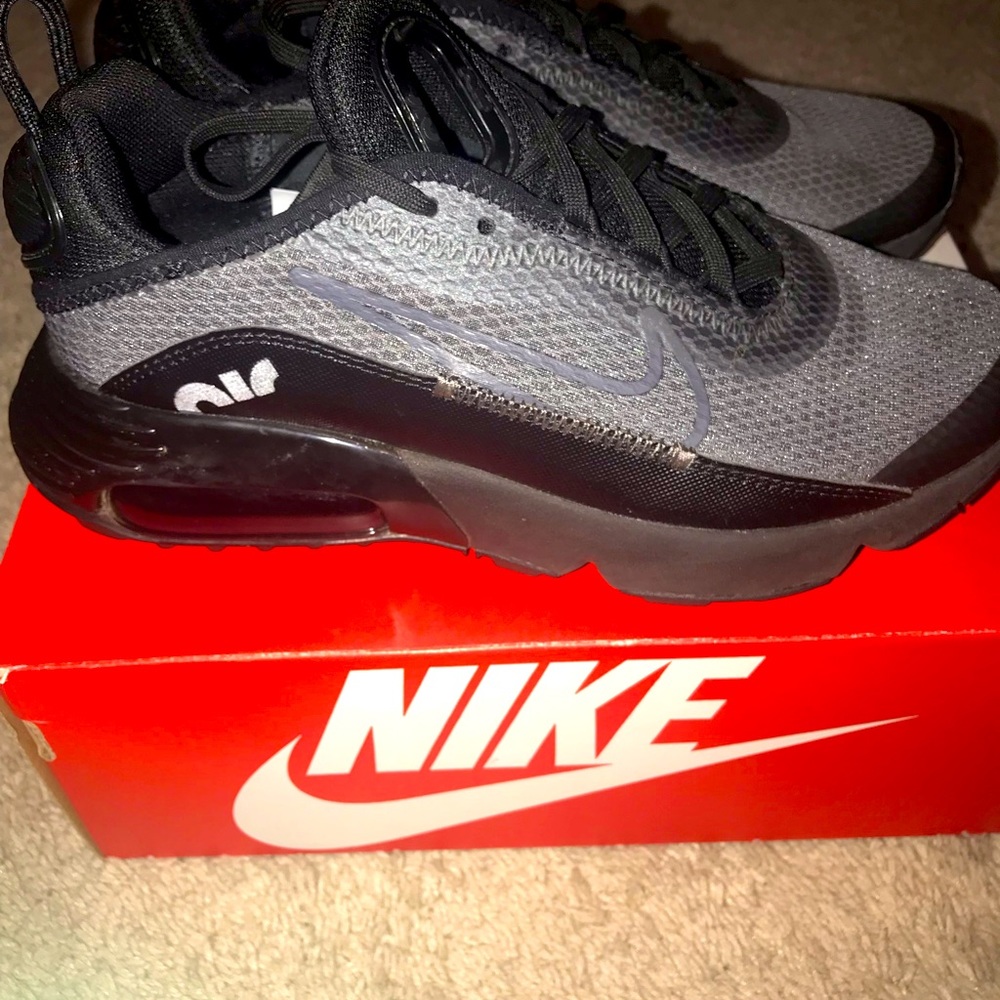 Nike Boy GS Air Max 2090 Black/Anthracite/Wolf Grey
